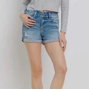 Vervet High Rise Double Button Cuffed Shorts - Size M